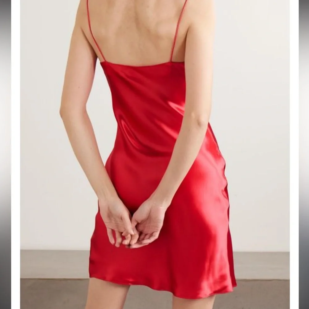 Sexy little red dress - Picture 3 of 3